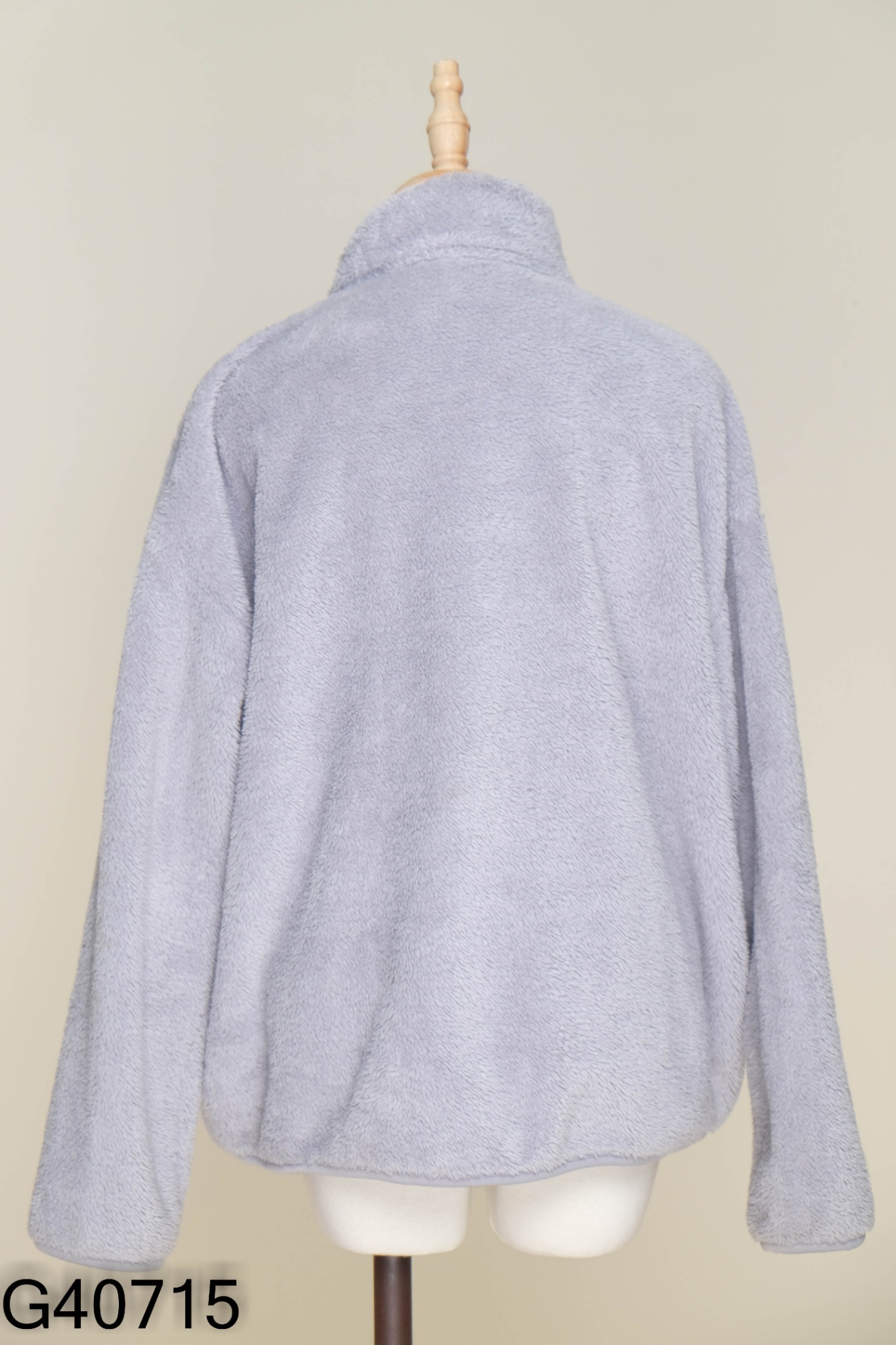 Áo xám UNIQLO lông cừu