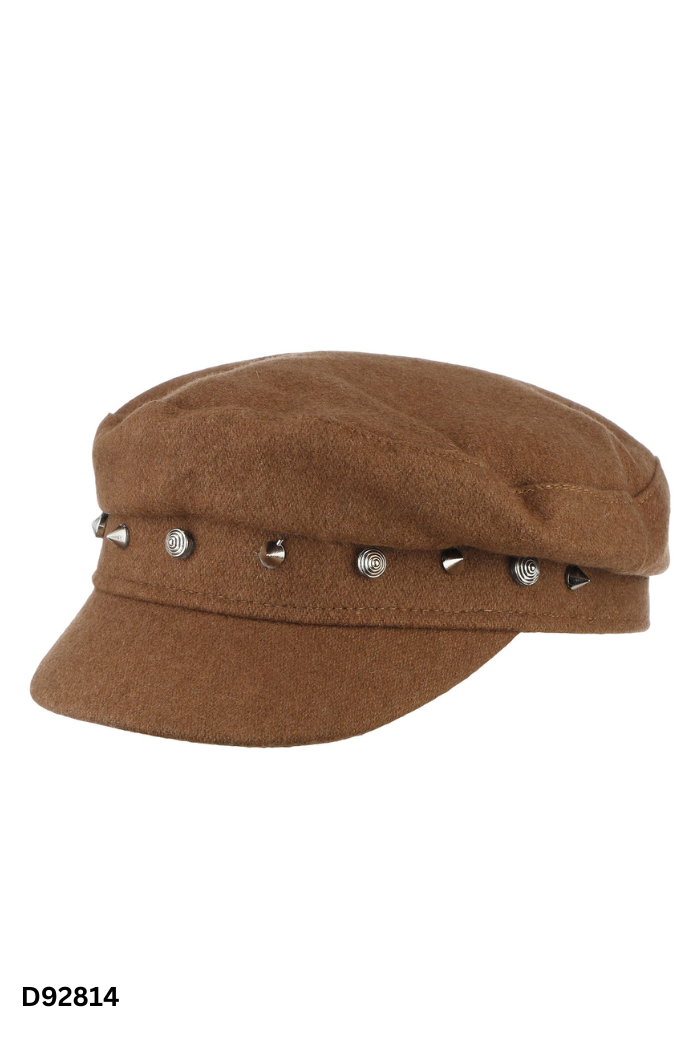 Mũ beret da nâu đinh tán