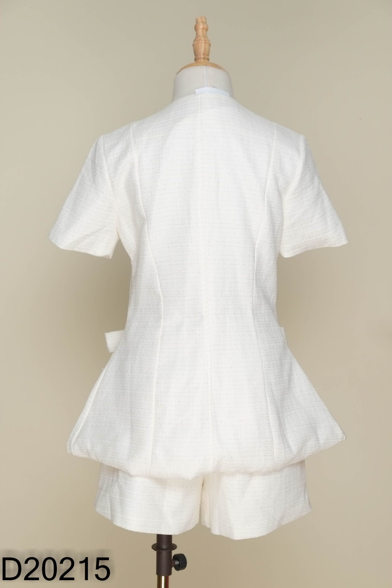NEWTAG Set Áo dạ trắng phối cúc nơ + quần shorts