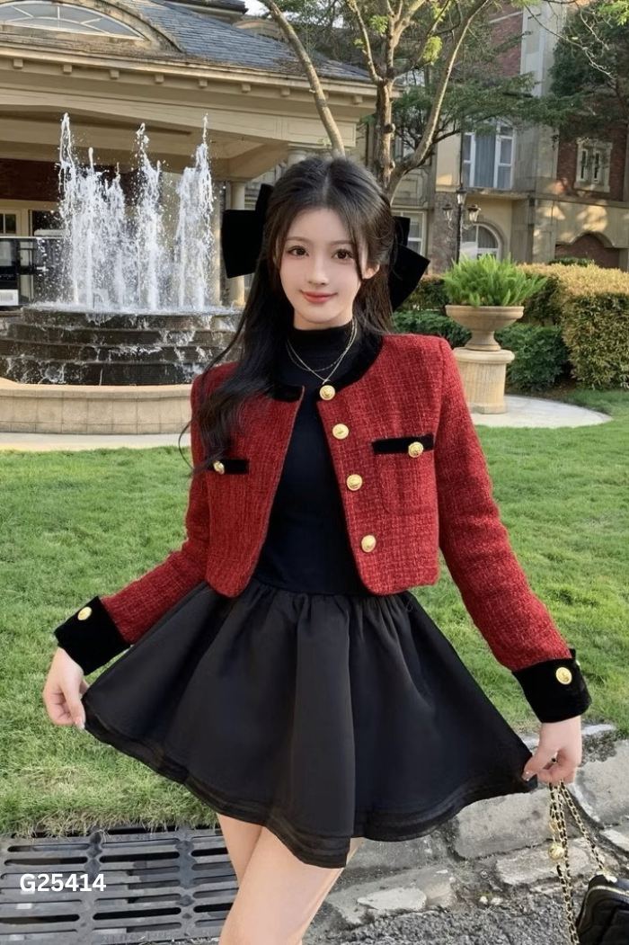 Áo dạ đỏ viền nhung đen