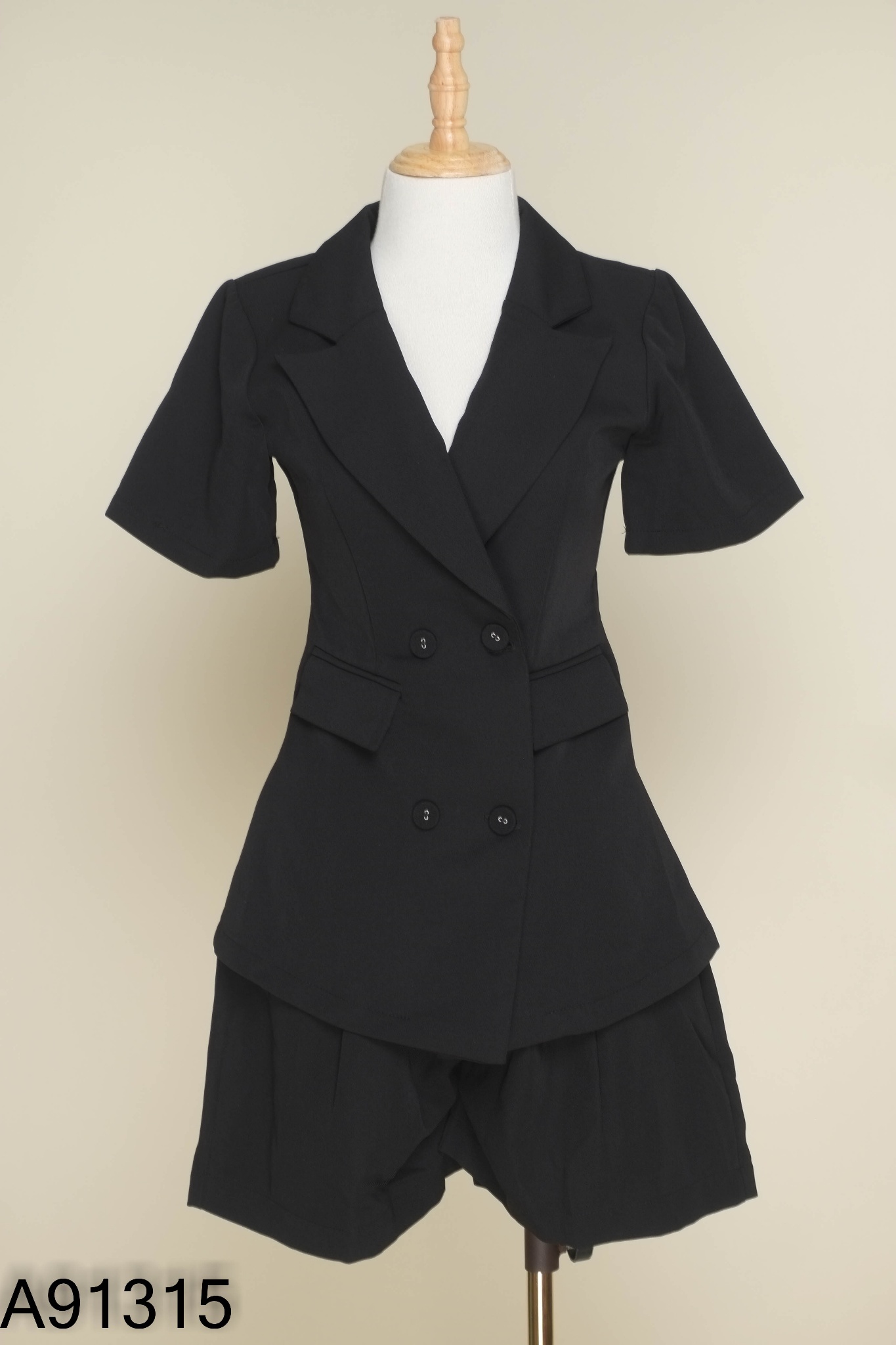 NEWTAG SET đen áo blazer + quần short