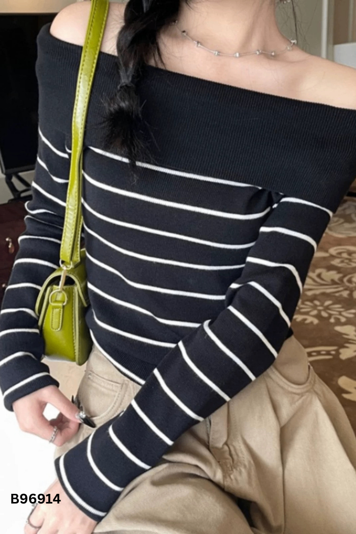Áo len đen kẻ trắng