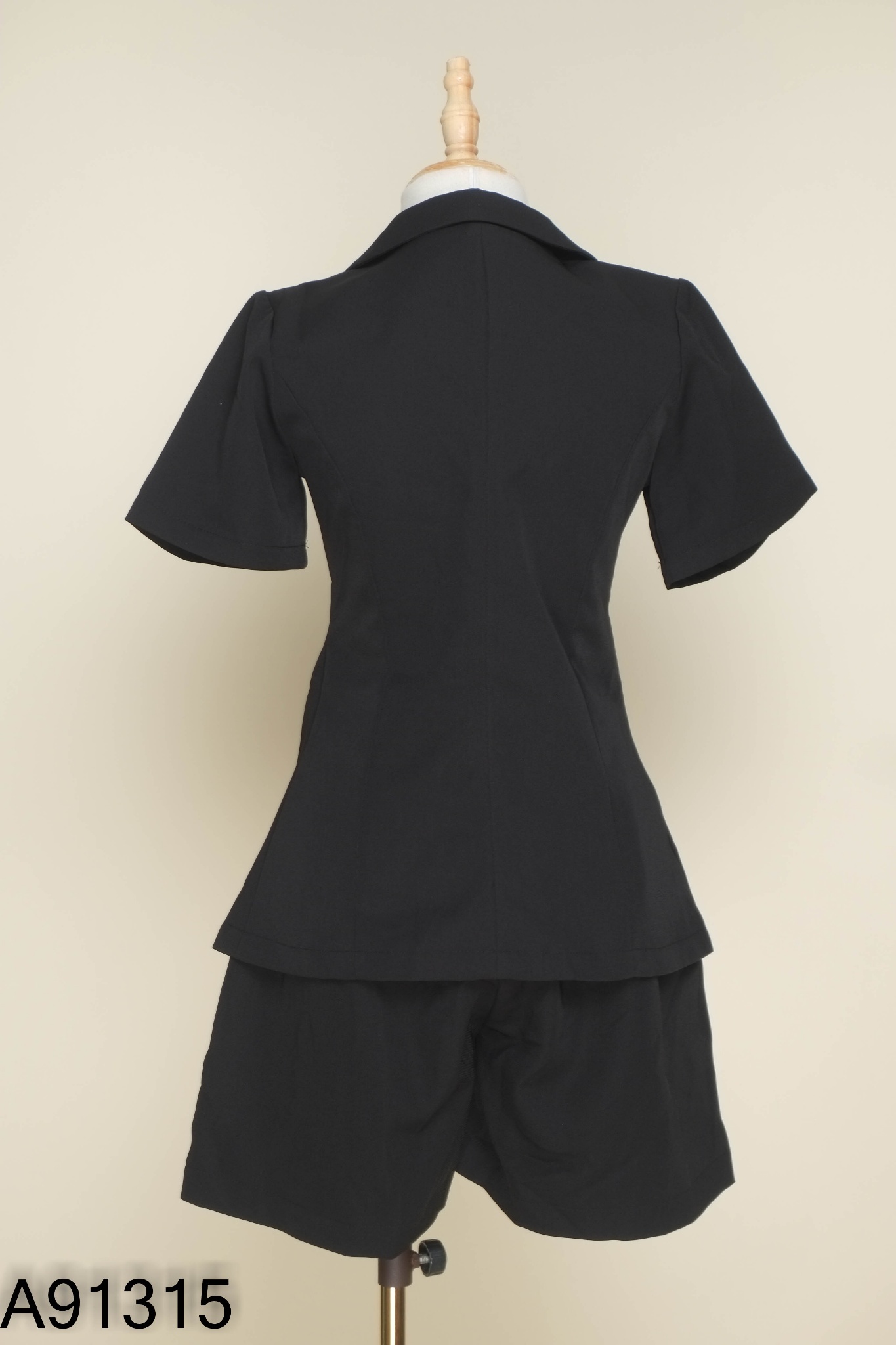 NEWTAG SET đen áo blazer + quần short