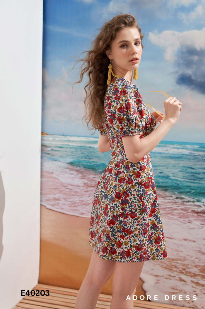 Váy ADORE DRESS họa tiết nhiều màu nền trắng