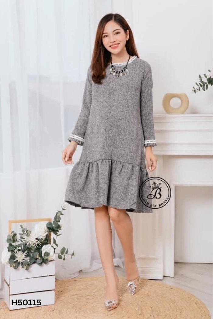 Váy xám viền be đuôi cá