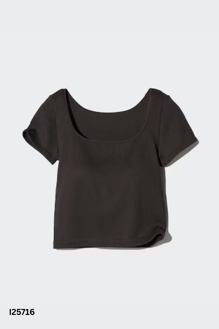 Áo UNIQLO đen trơn
