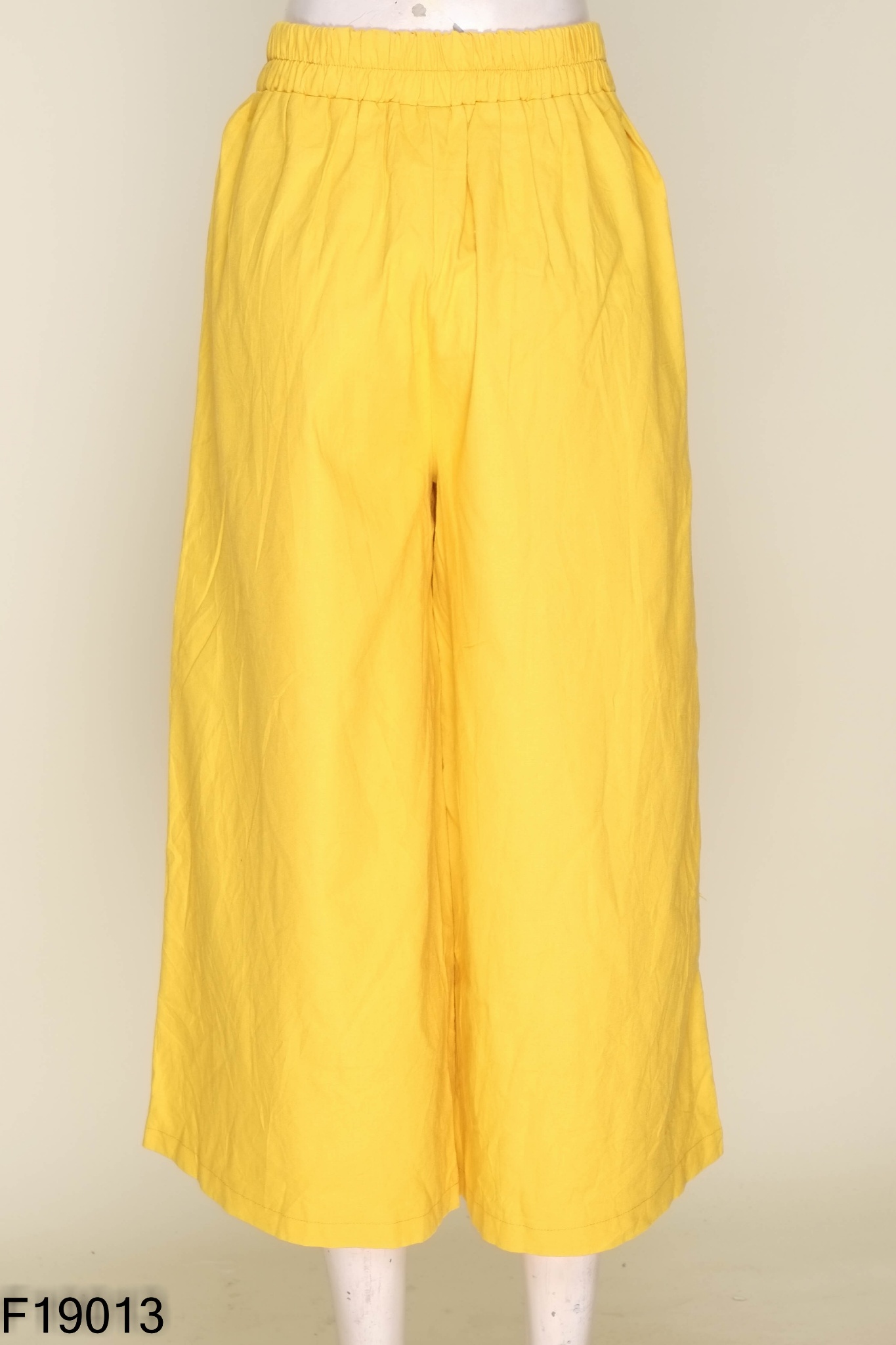 Quần culottes vàng trơn
