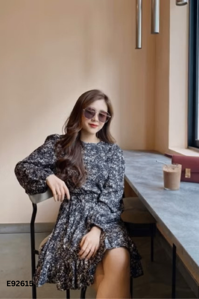 Váy xanh than họa tiết trắng