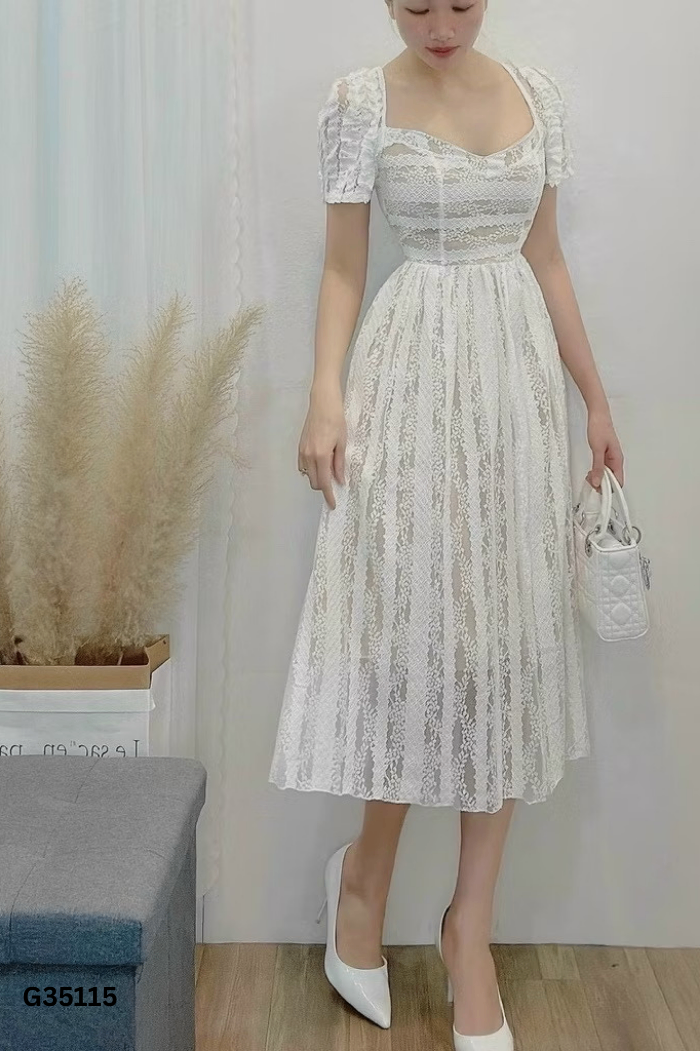 Váy ren be họa tiết