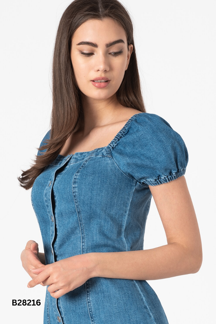 Váy jean xanh phối khuy