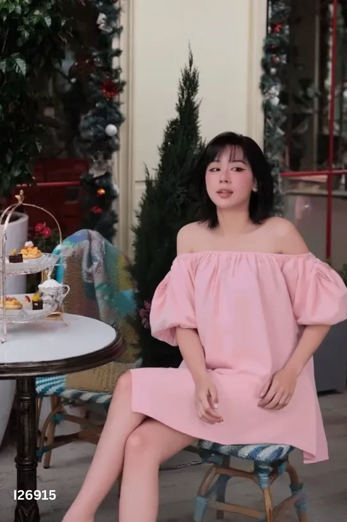 Áo trễ vai hồng trơn