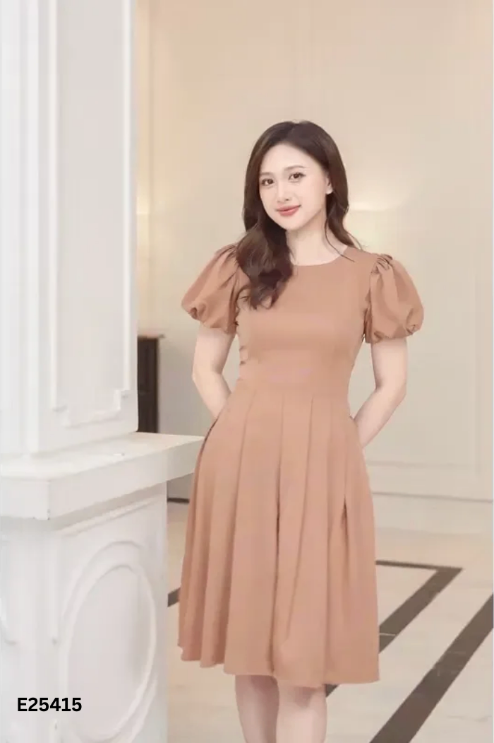 Váy nâu xòe tay bồng
