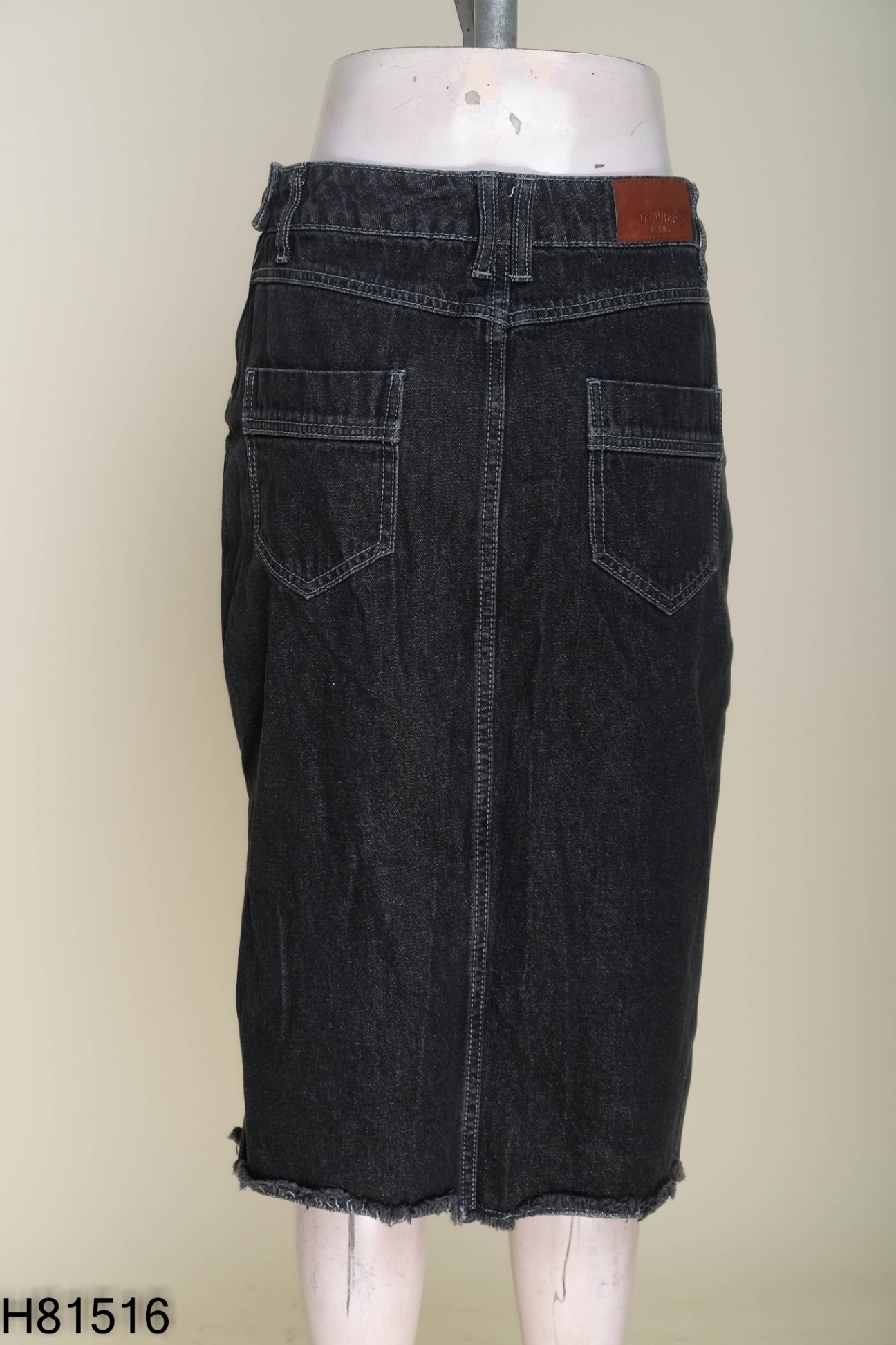 Chân váy jeans GEN VIET đen viền chỉ