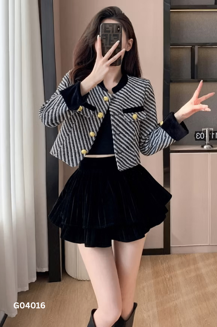 Áo đen phối trắng kẻ