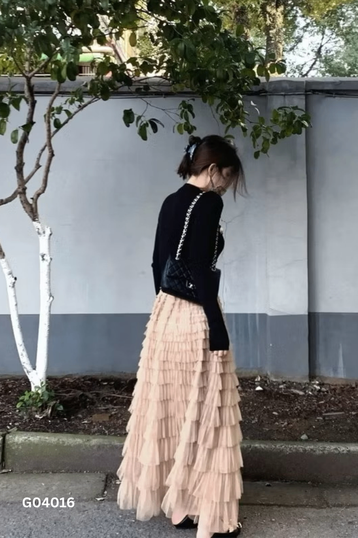 Chân váy lưới be