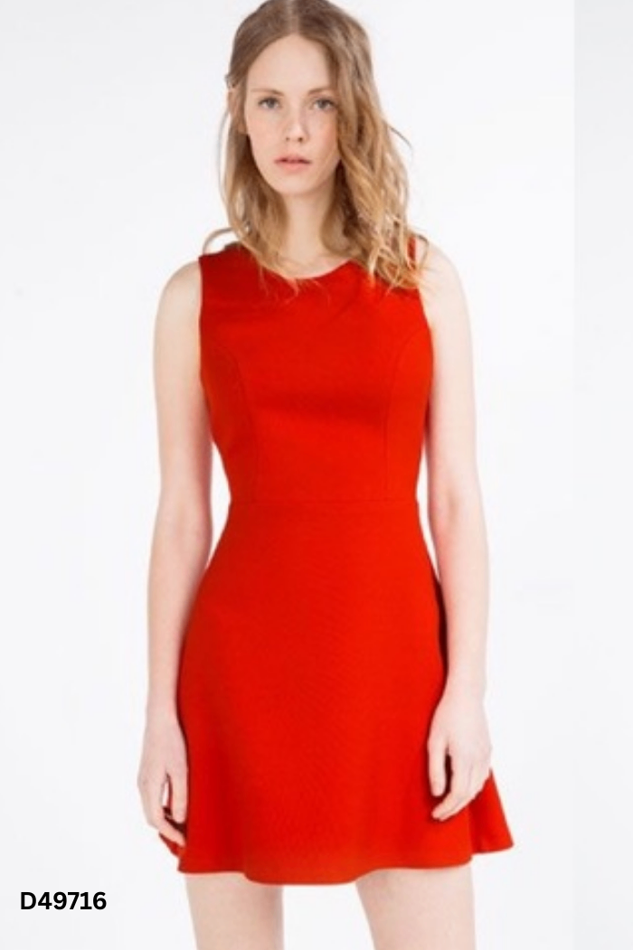 Váy ZARA đỏ hở lưng
