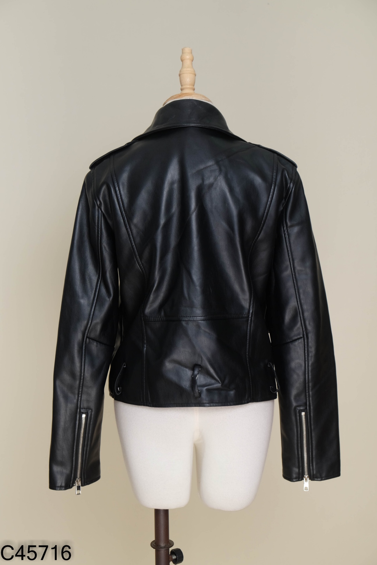 Áo khoác da ZARA đen khóa lệch