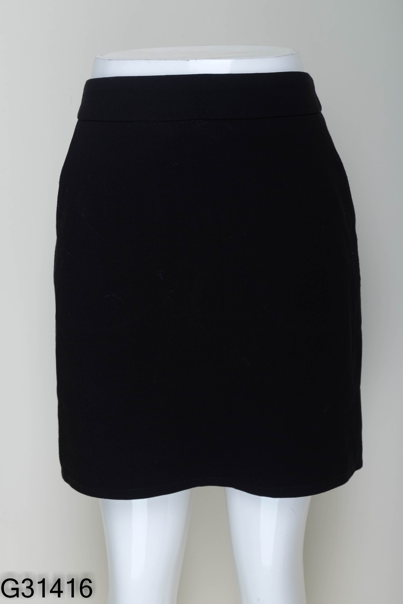 Chân váy MIXXO đen trơn