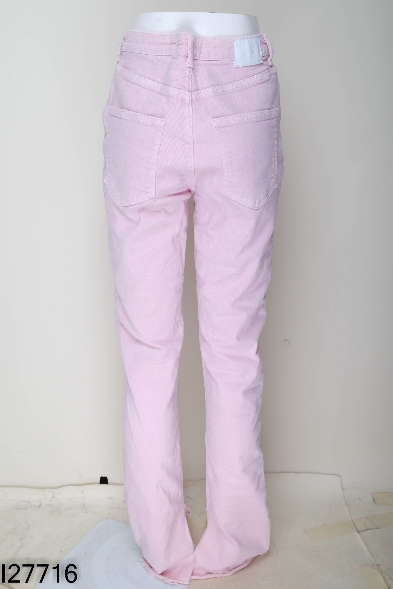 Quần jeans ZARA hồng cắt gấu (cắt tag)