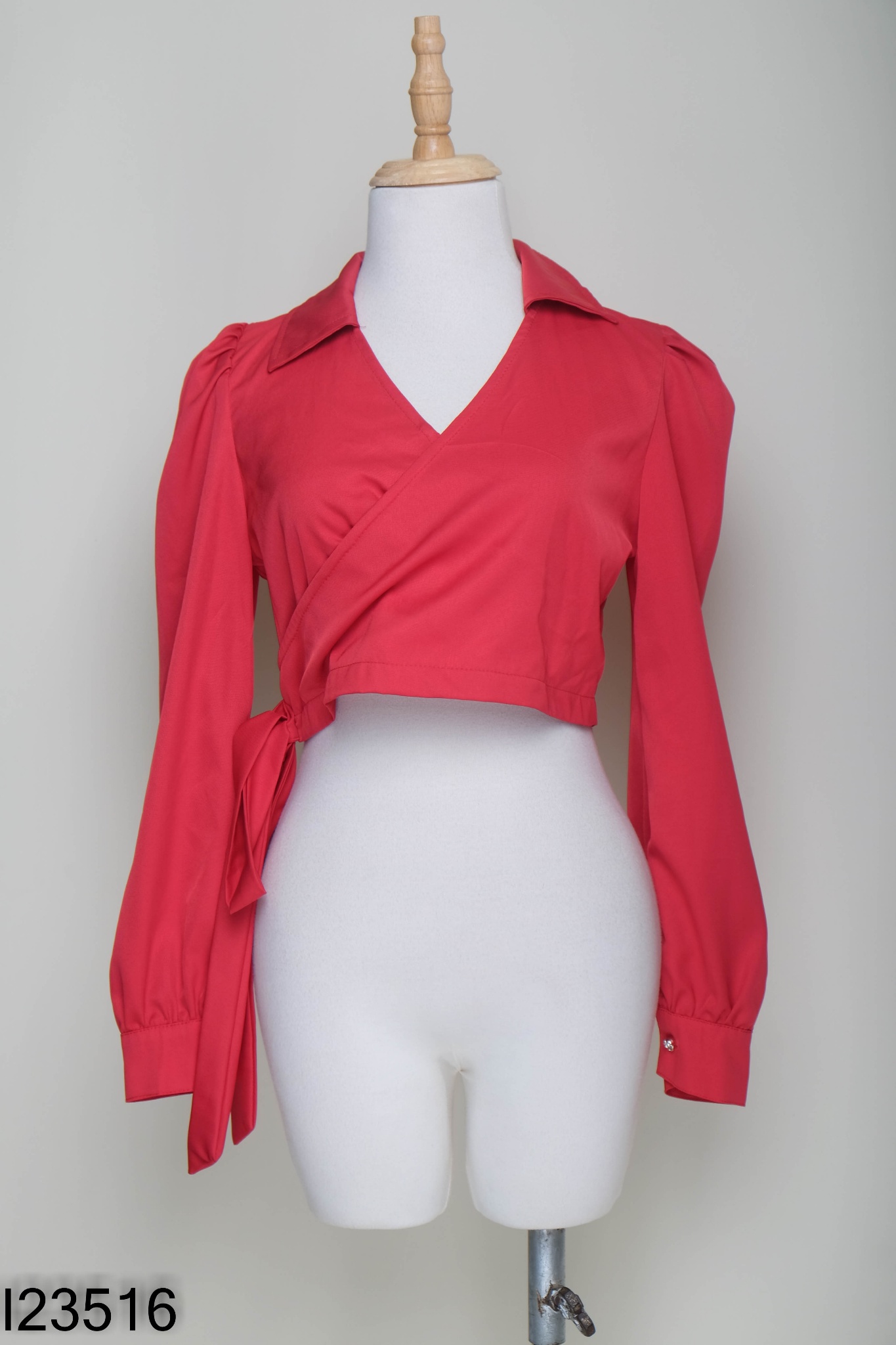 Áo croptop LEO'S đỏ