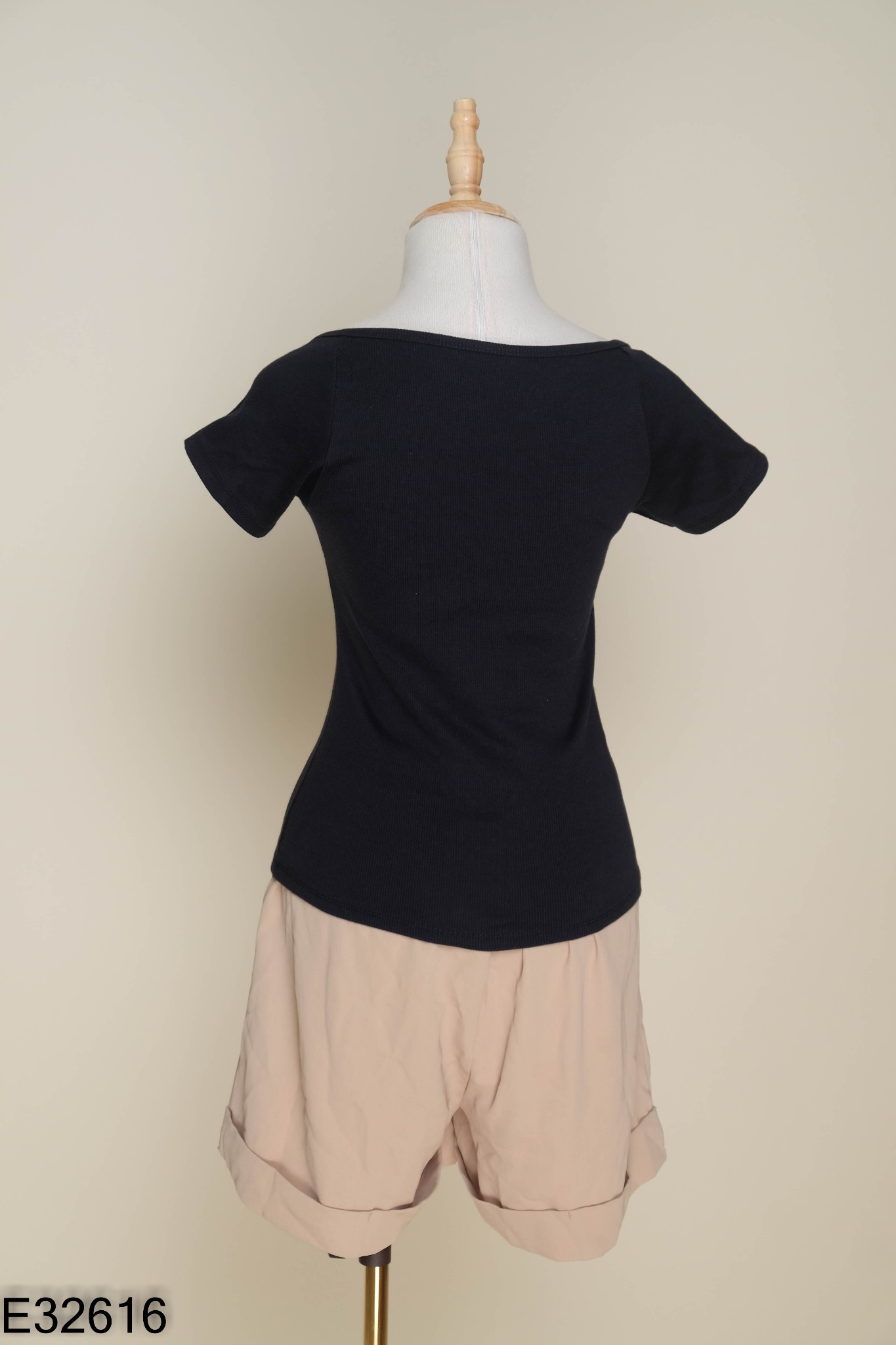 Set áo gân tăm đen+quần short nâu