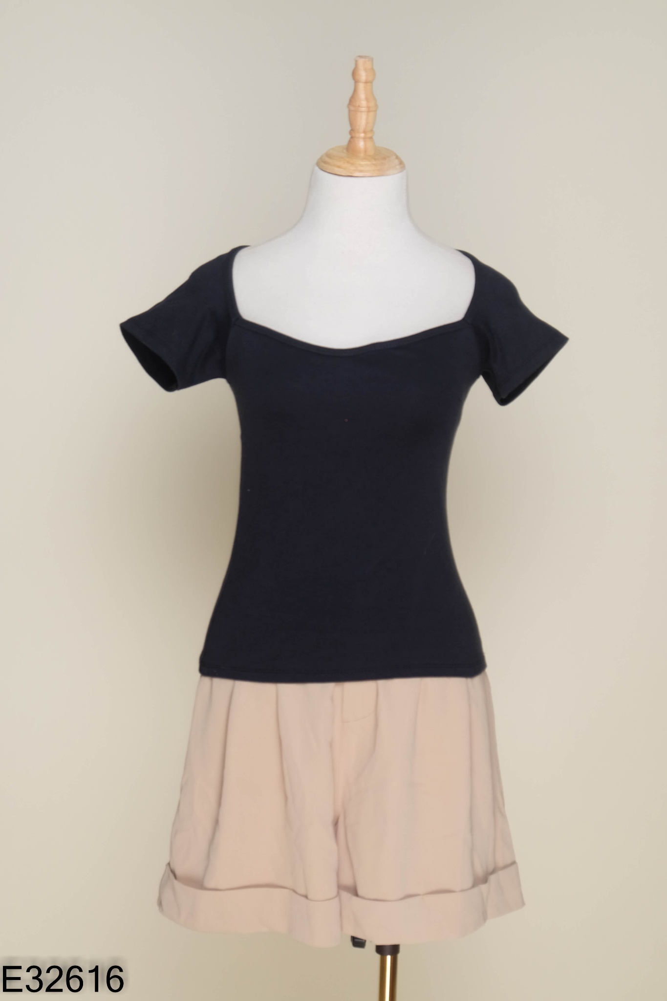 Set áo gân tăm đen+quần short nâu