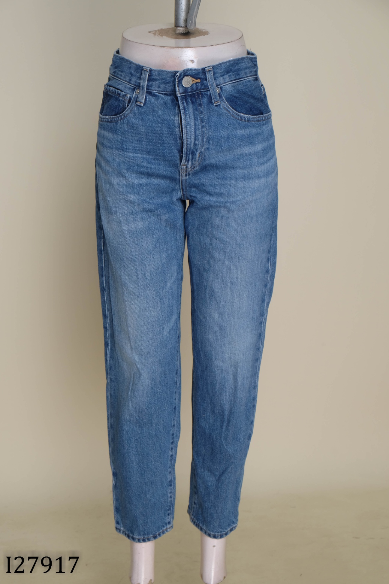 Quần UNIQLO jean xanh trơn