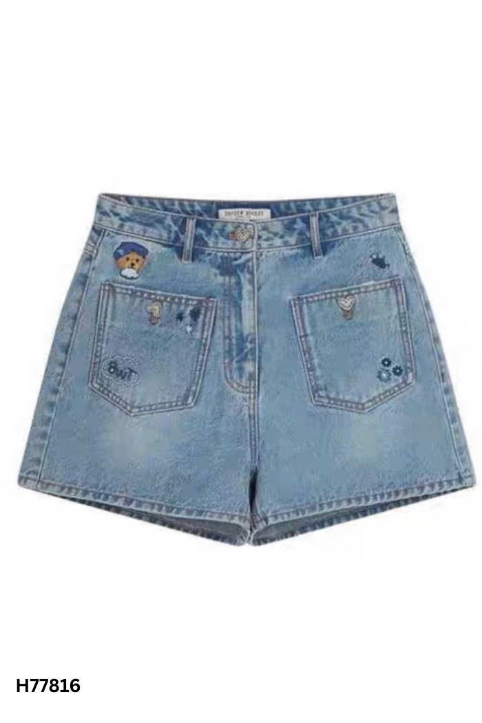 Quần shorts jeans xanh thêu họa tiết