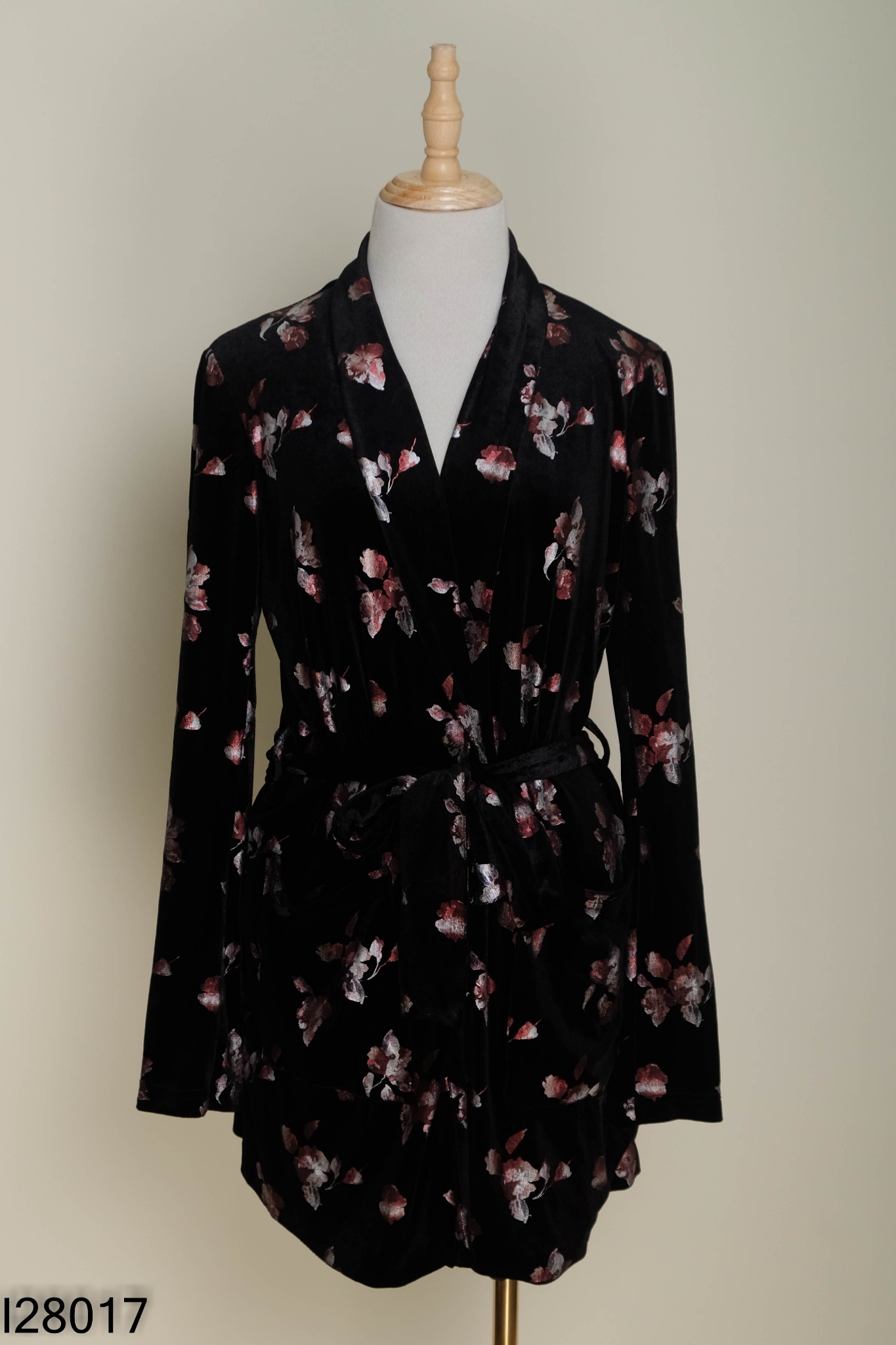 Blazer VILA CLOTHES nhung đen họa tiết hoa