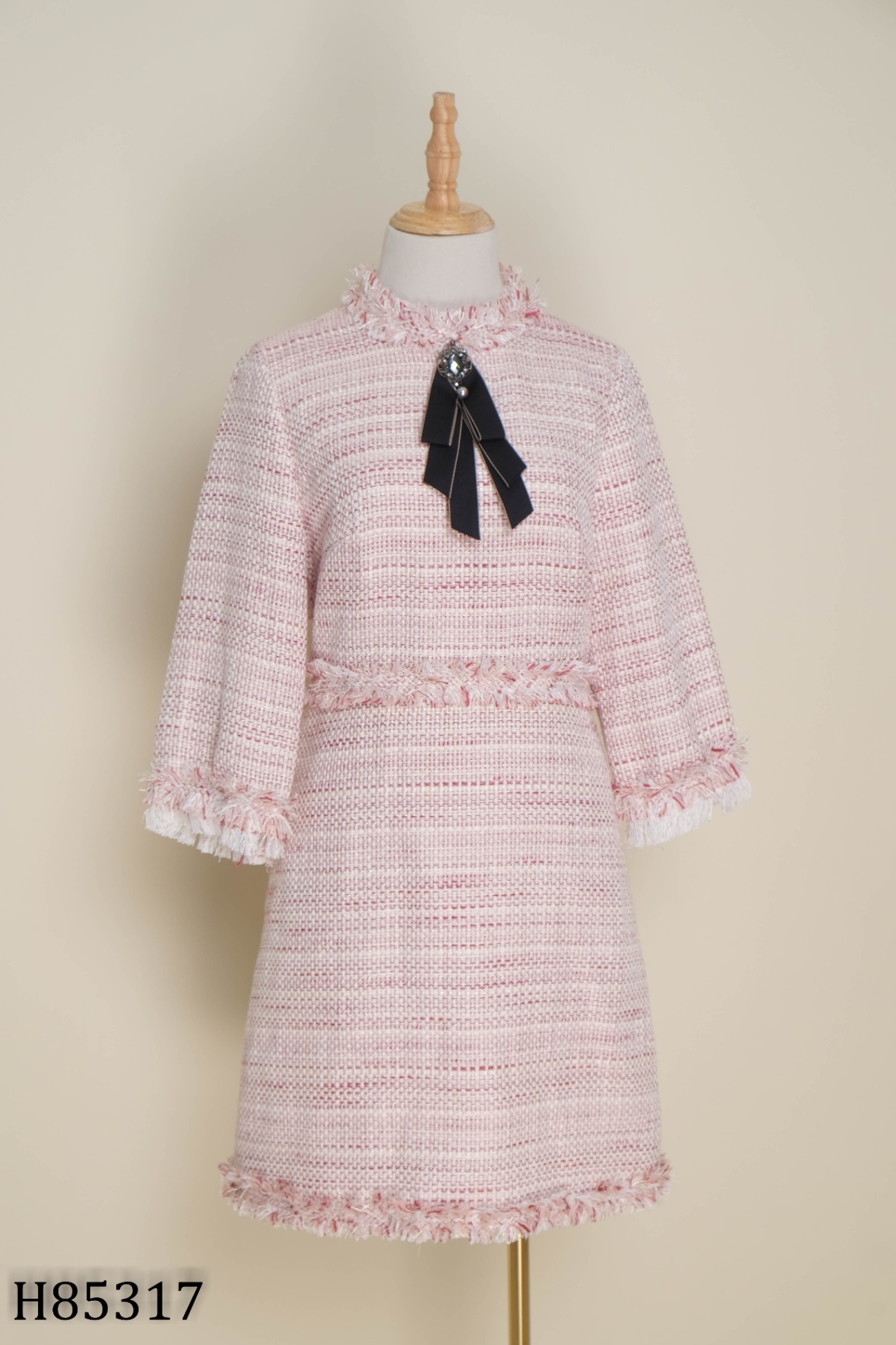 Váy ADORE DRESS dạ tweed hồng đính nơ đen