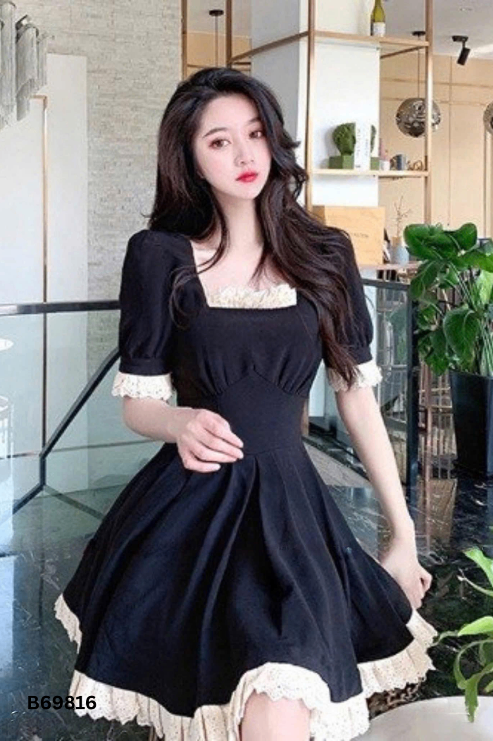 Váy đen phối be