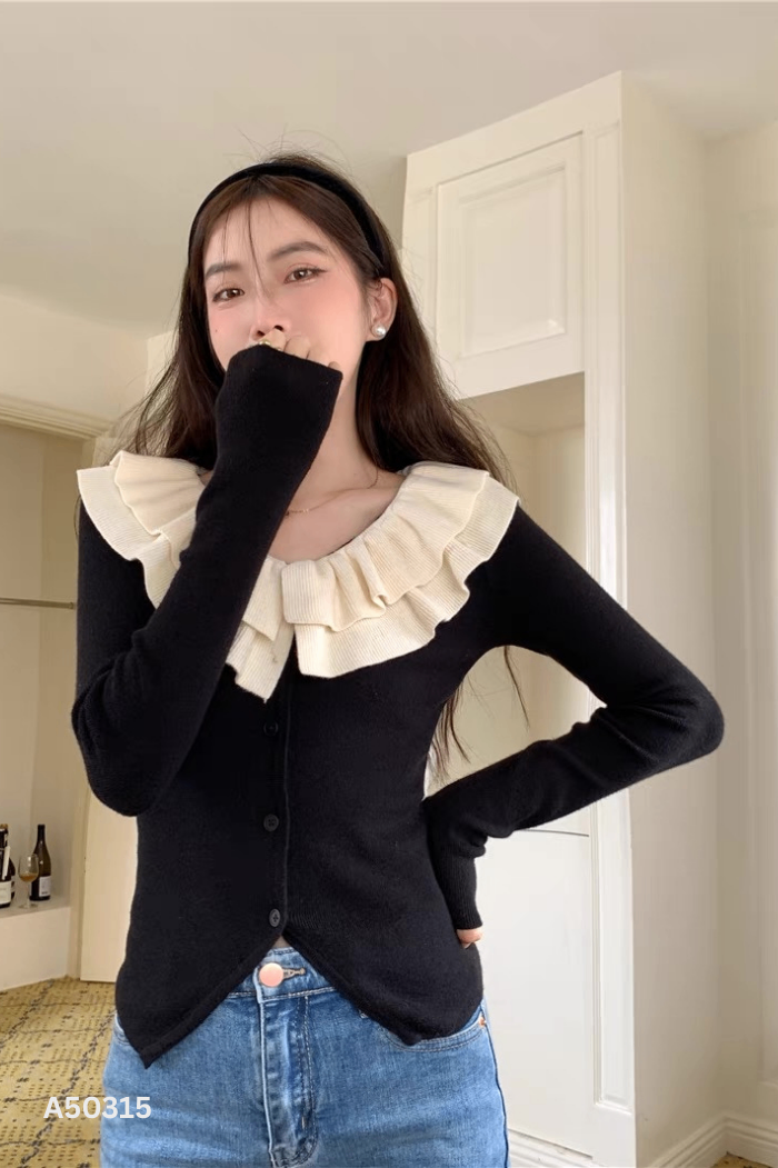 Cardigan len đen cổ be