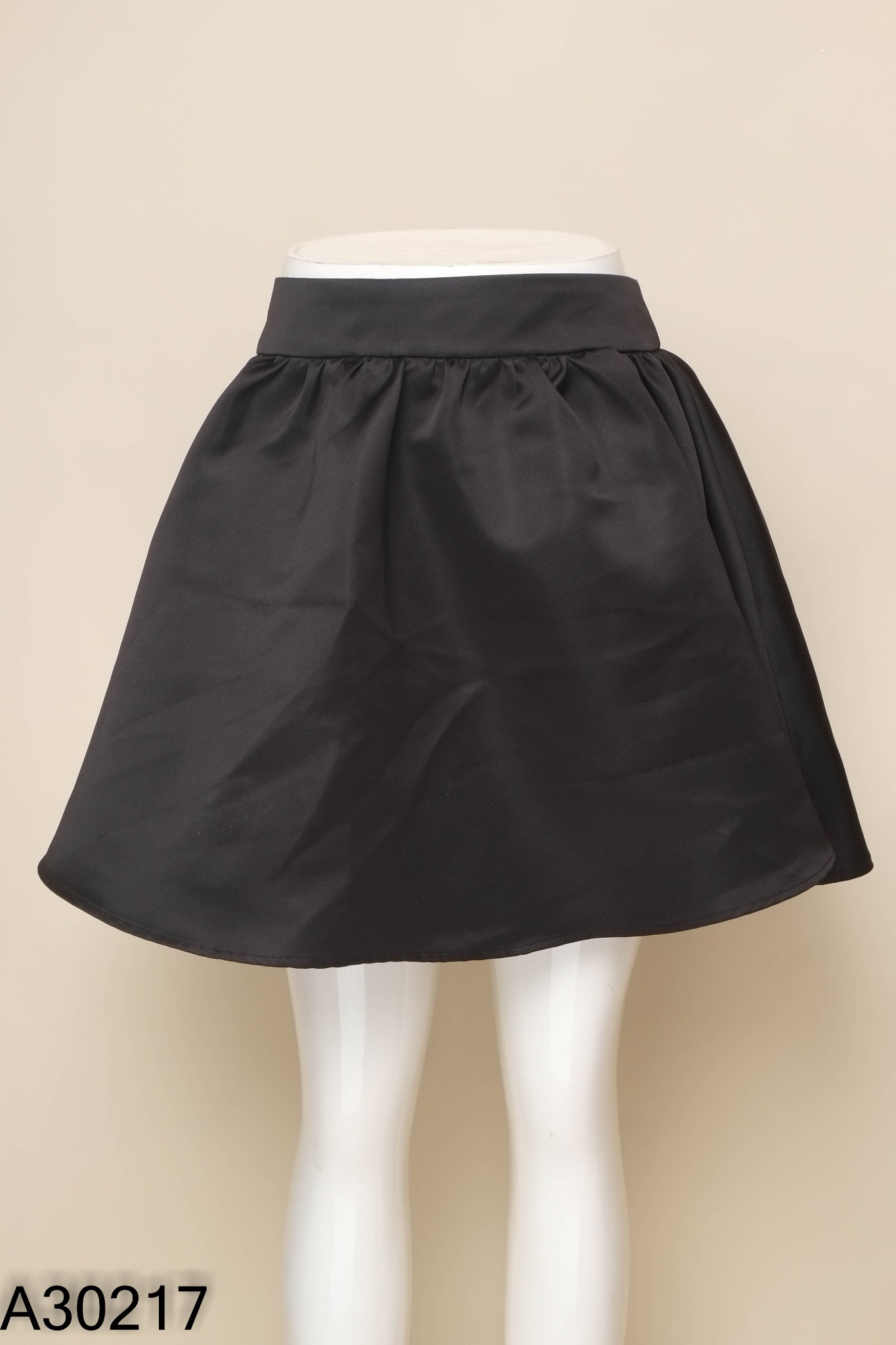 Chân váy taffa ARTI APPAREL đen