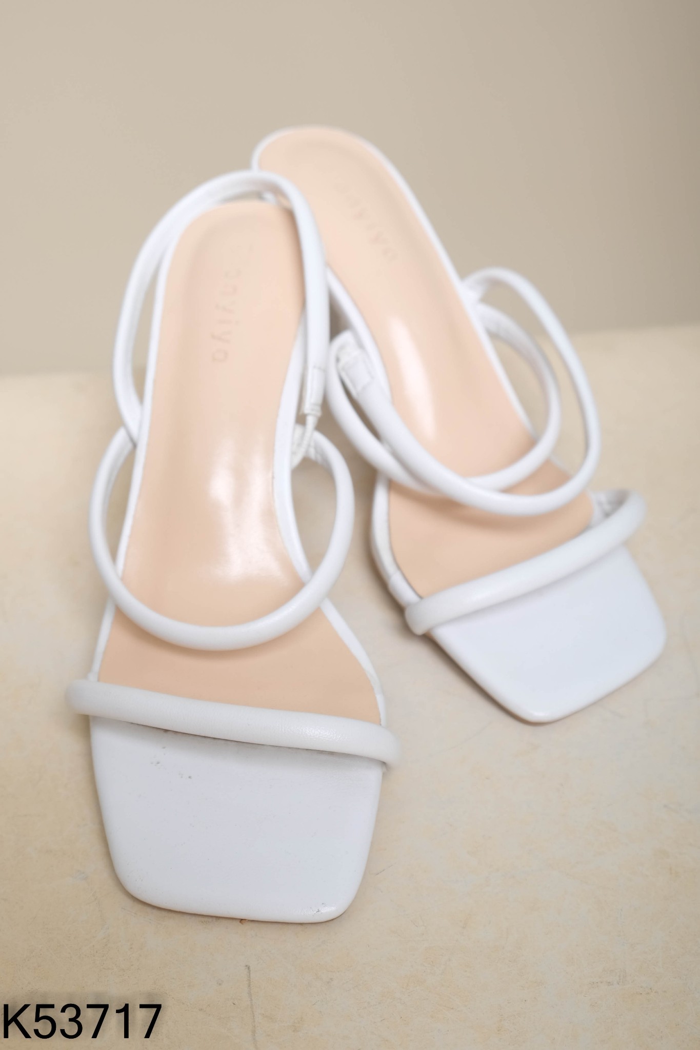 Sandal cao gót trắng
