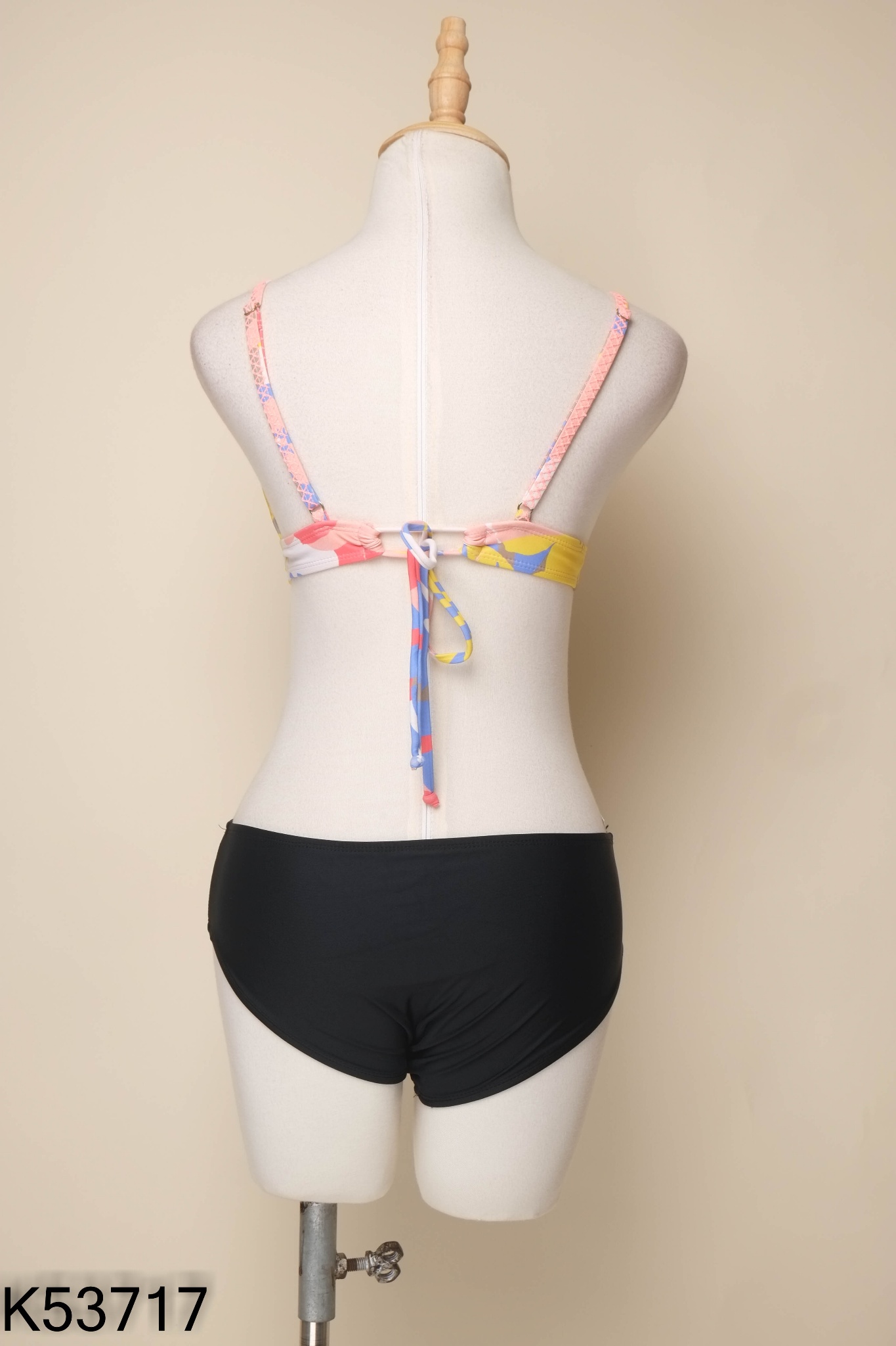 Set bikini hồng đen