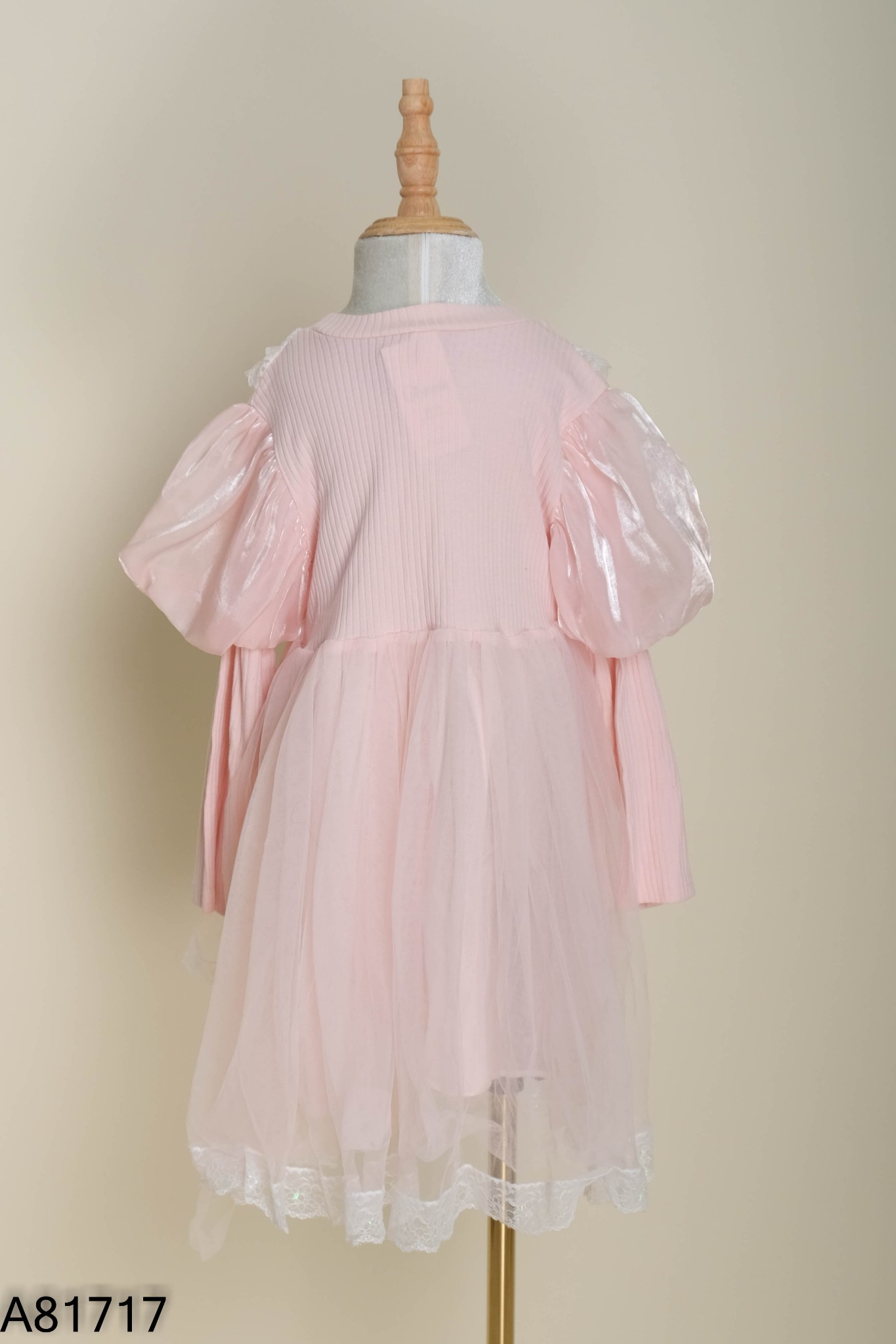 Váy lưới hồng đính nơ xanh KIDS