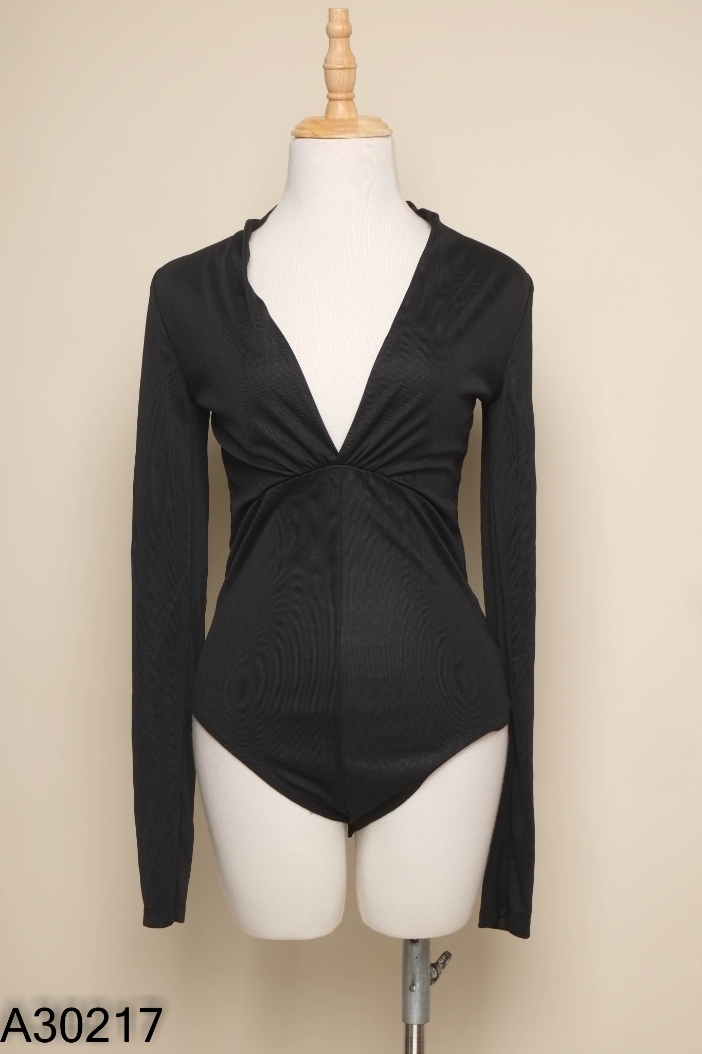 Bodysuits đen ZARA cổ V