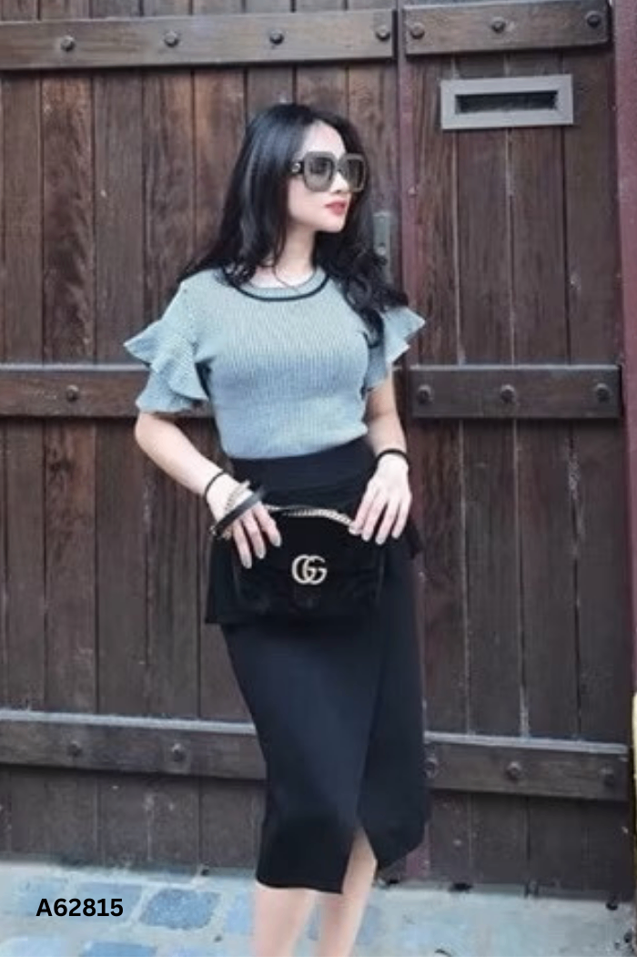 Áo xám đen kẻ họa tiết