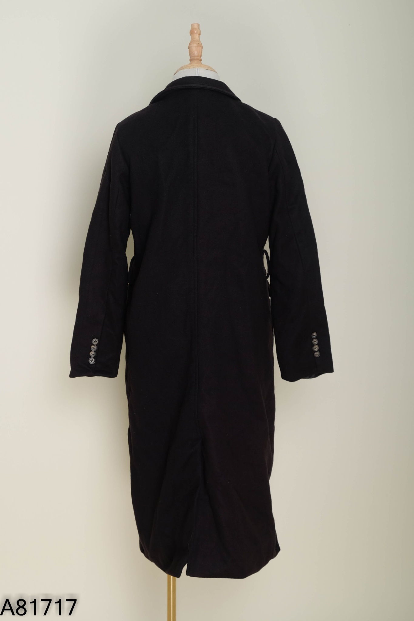 Áo BEE WOOD COSTUME đen dáng dài