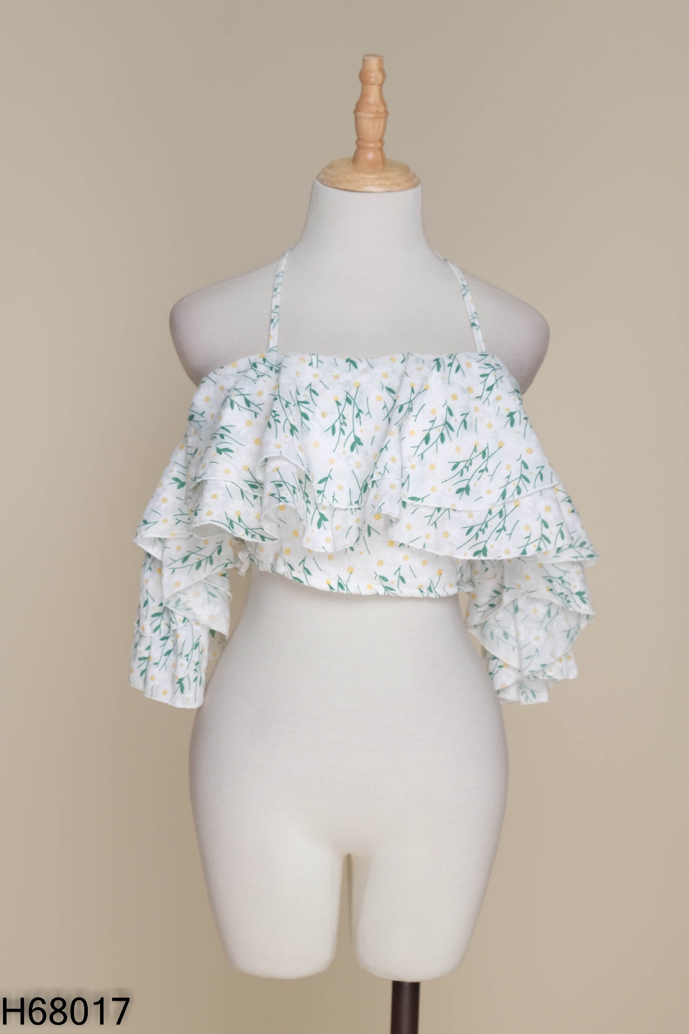 Áo croptop trắng hoa trễ vai