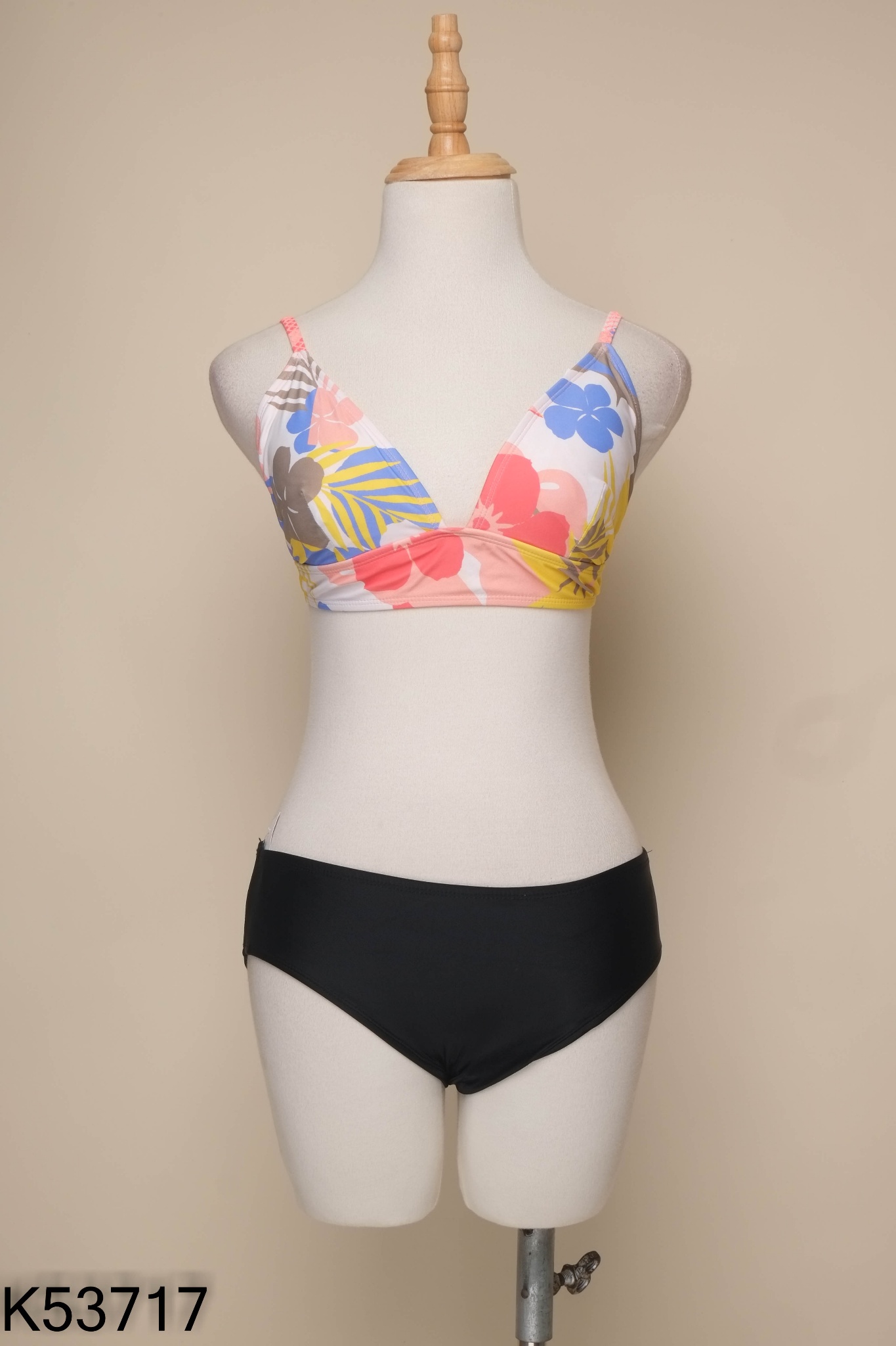 Set bikini hồng đen