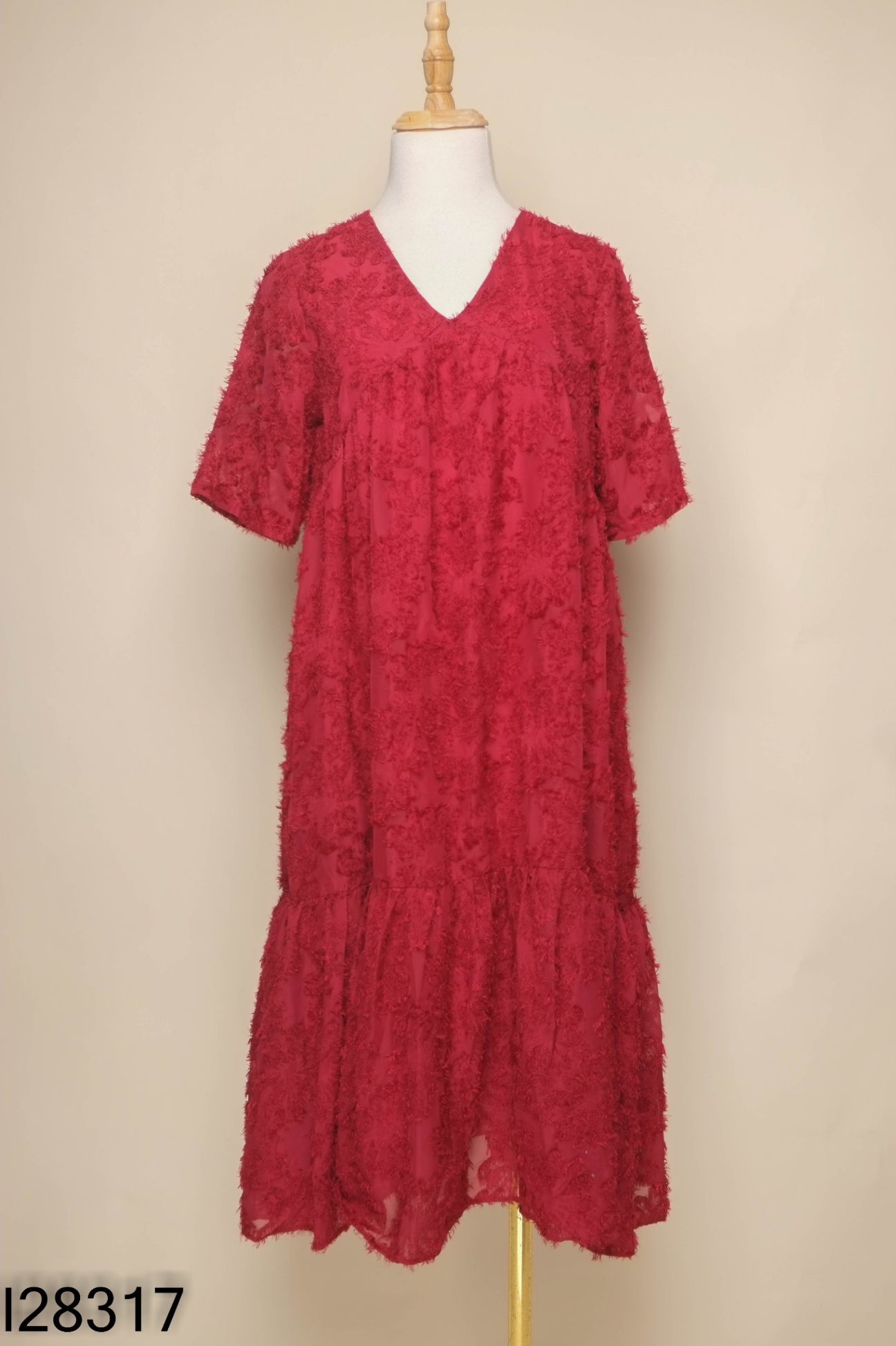 Váy đỏ lông cổ V