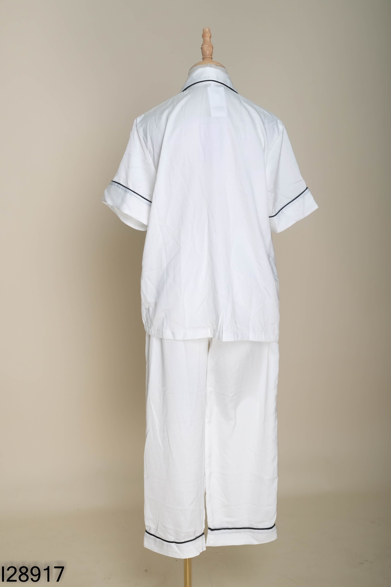 NEWTAG Set Pijama trắng viền đen