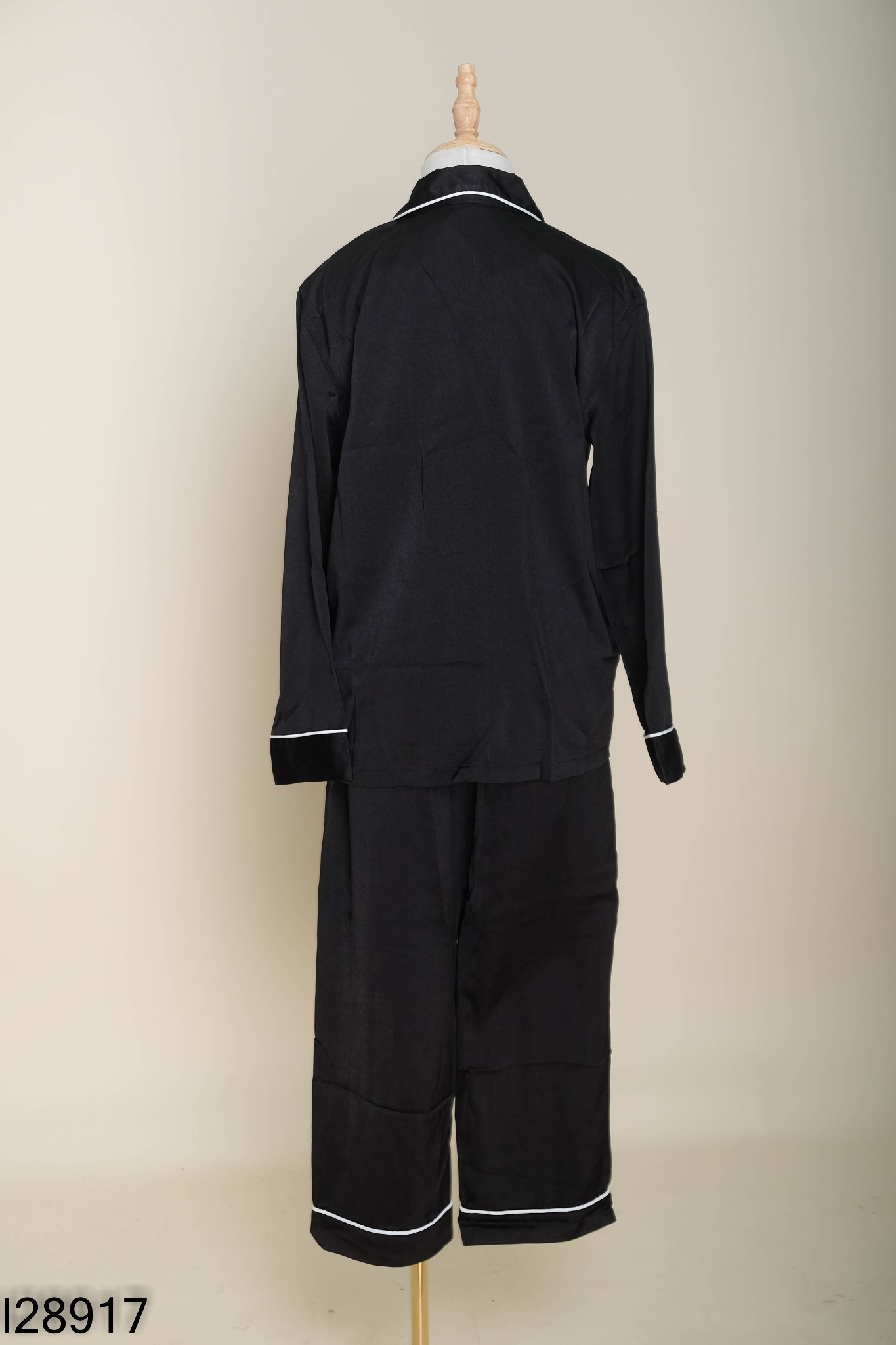 NEWTAG Set Pijama đen viền trắng