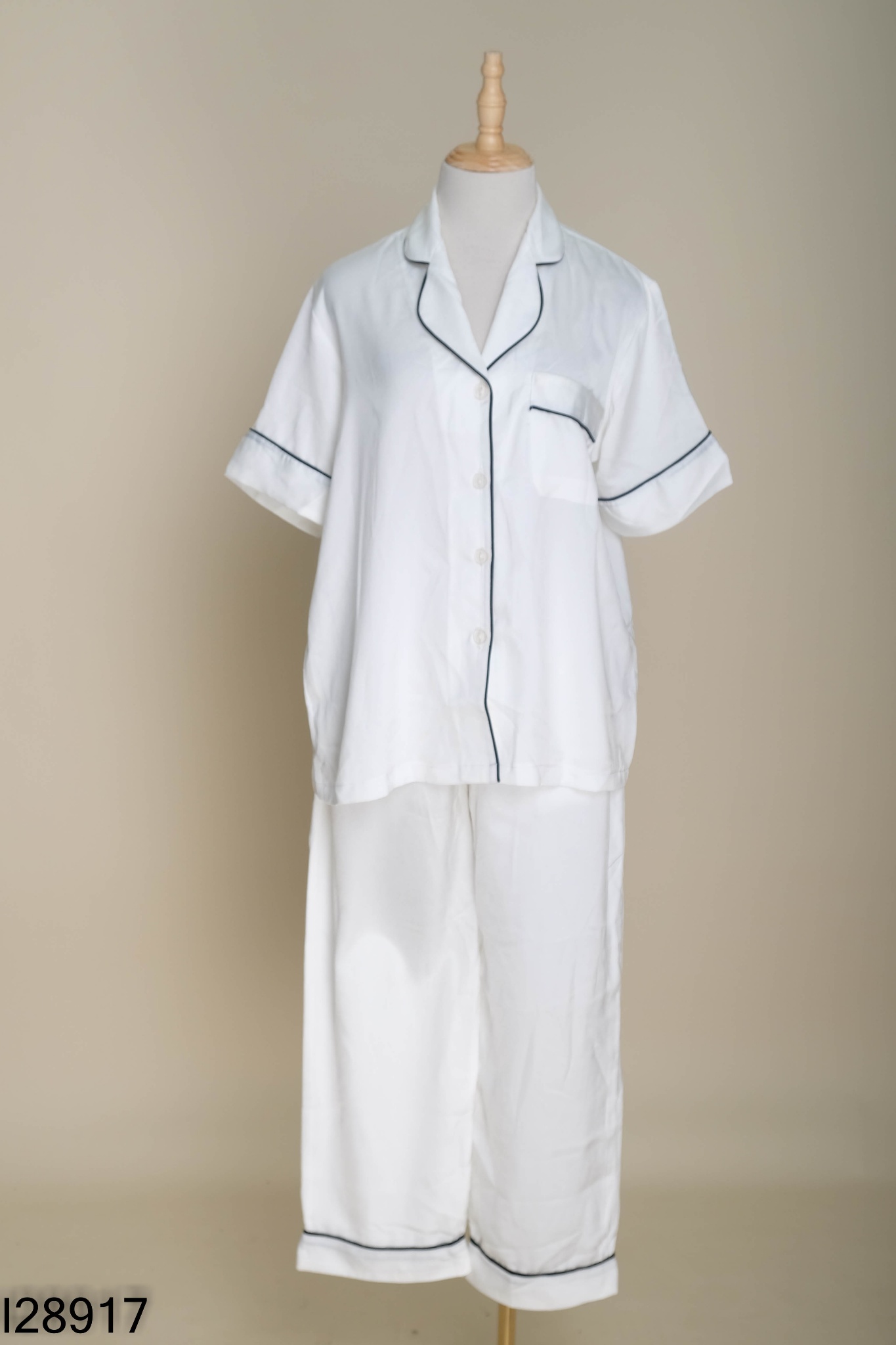 NEWTAG Set Pijama trắng viền đen