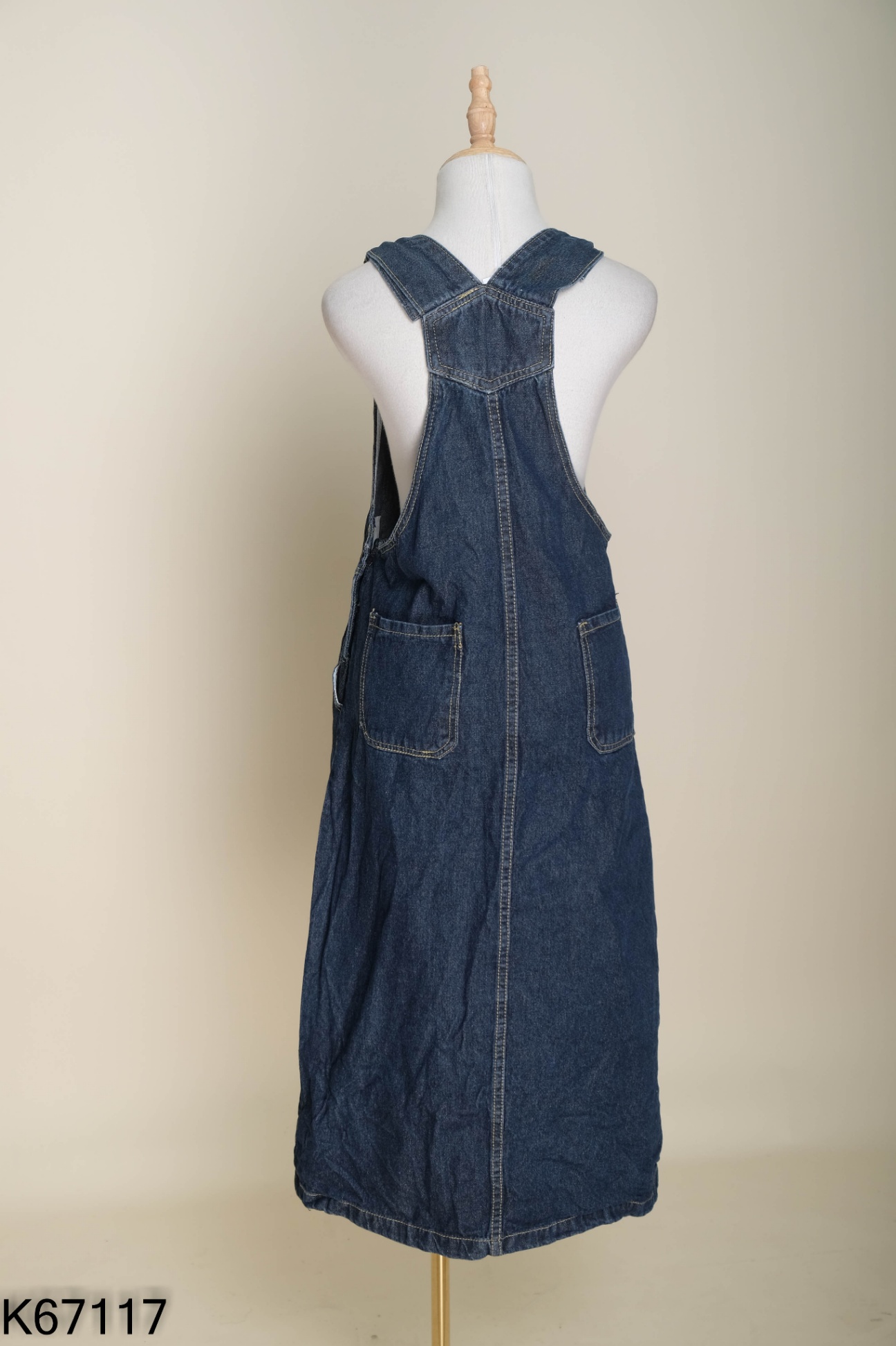 Yếm jeans xanh thêu gấu