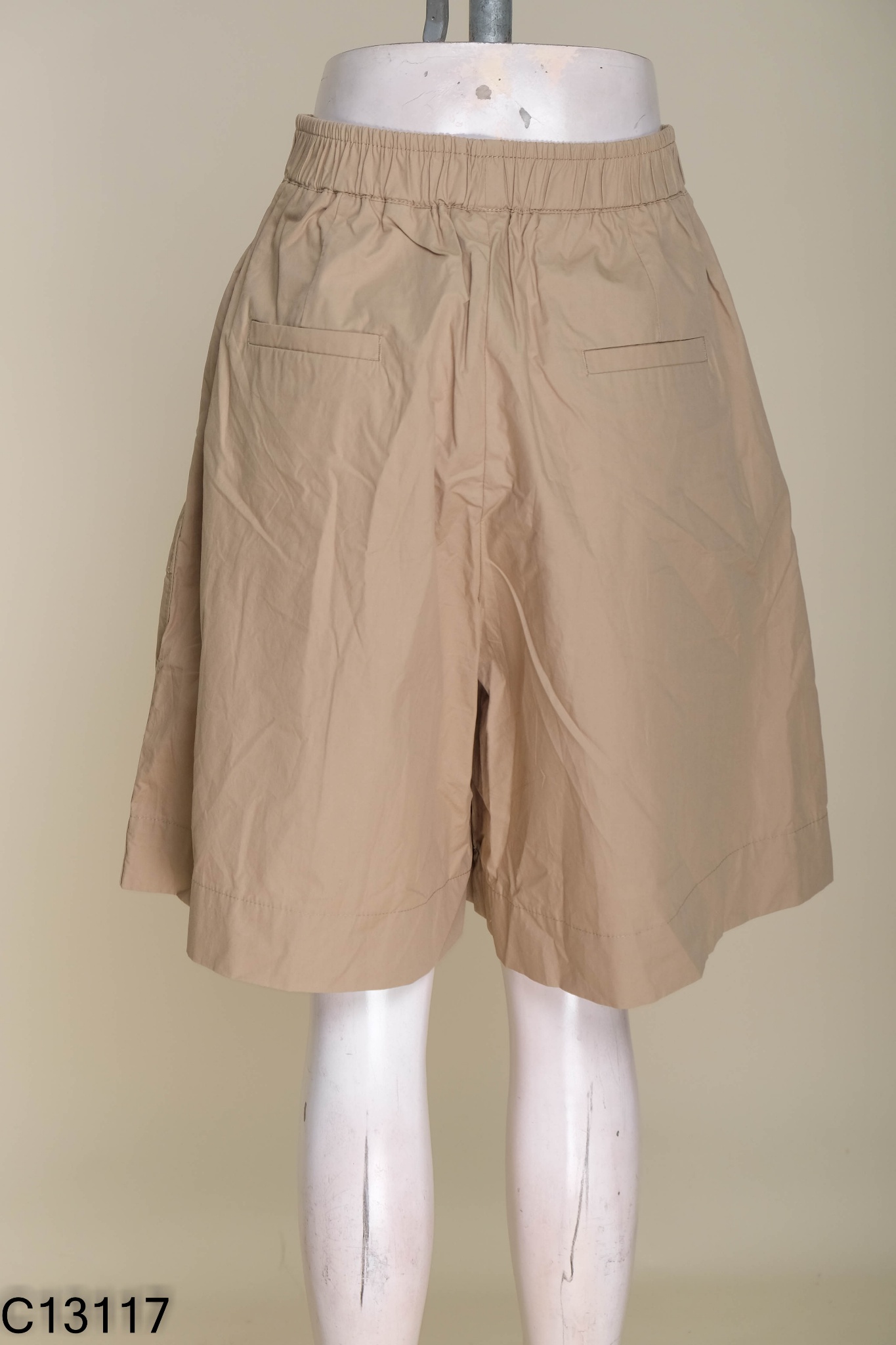 NEWTAG Quần short nâu trơn