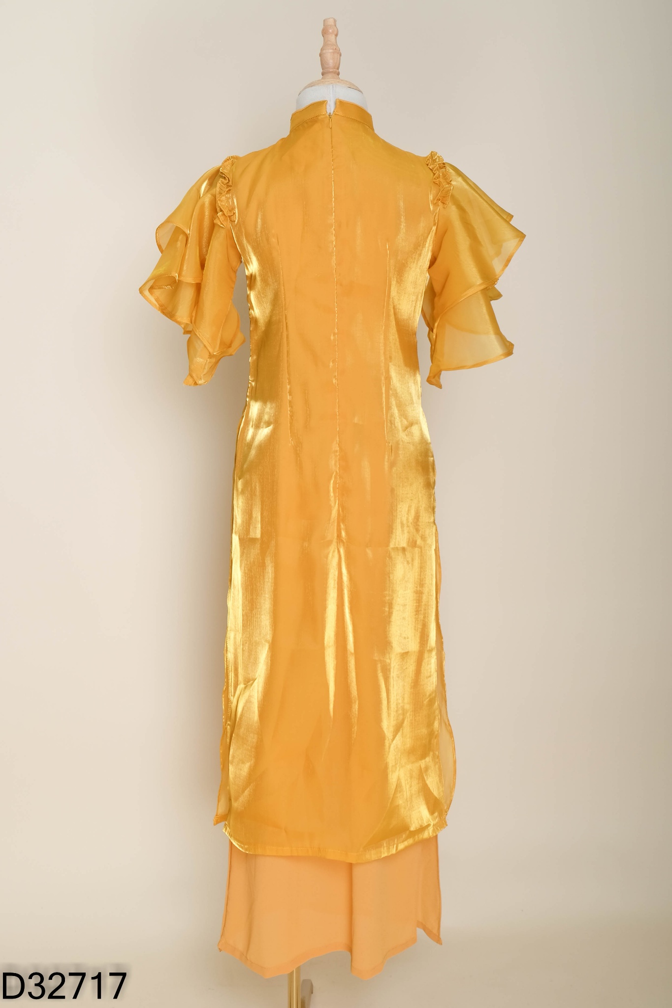 Áo dài organza vàng tay loe