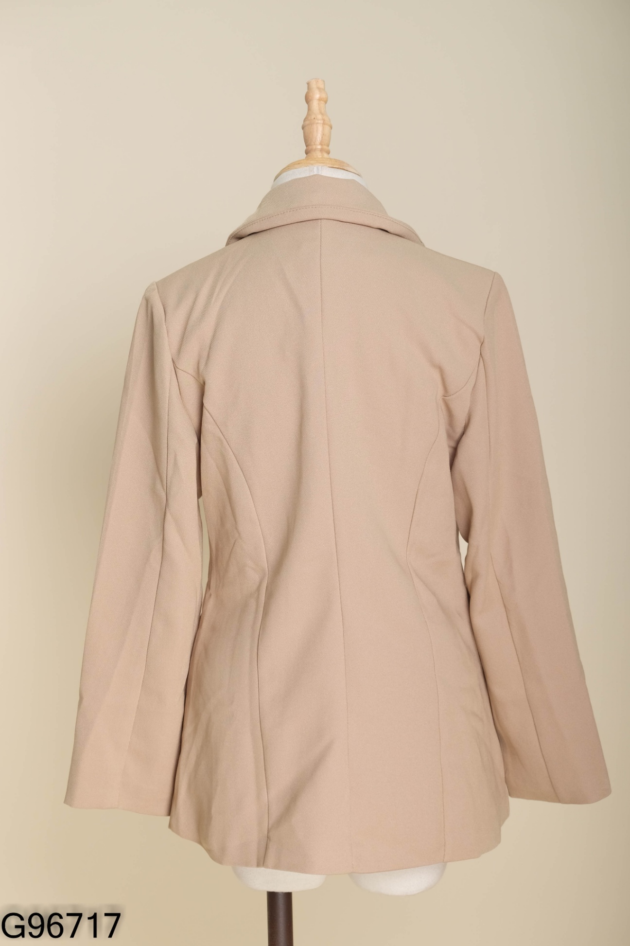 Blazer nâu phối khuy