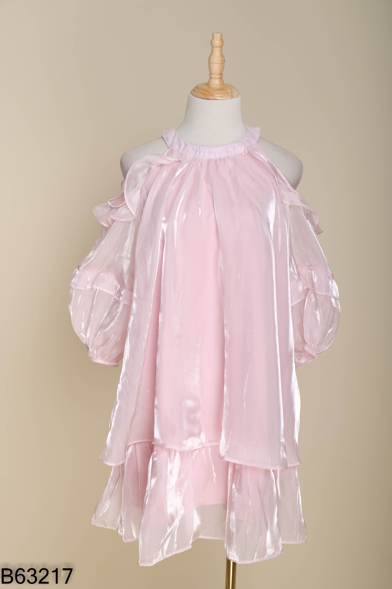 Váy organza hồng hở vai